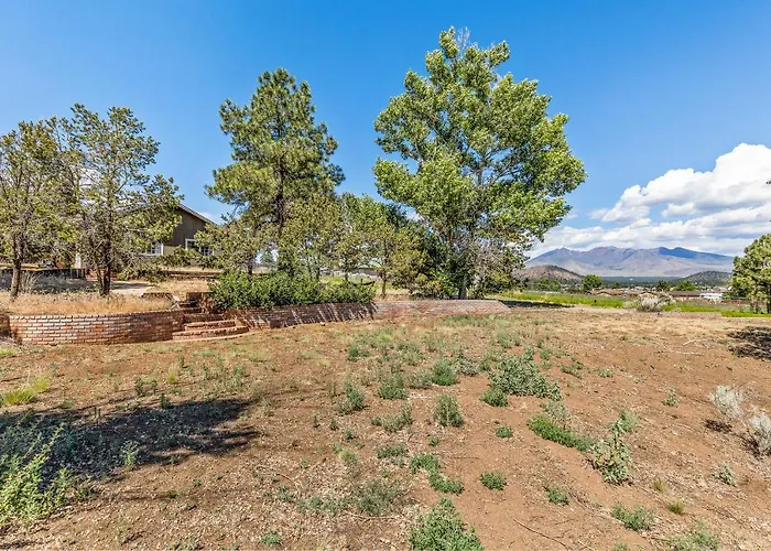 Charming And Tranquil Oasis, Stylish 2 Bedroom 1 Bathroom Getaway! Holiday home Elden Pueblo
