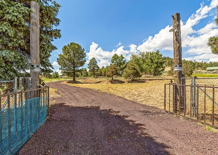 Holiday home Charming And Tranquil Oasis, Stylish 2 Bedroom 1 Bathroom Getaway! Elden Pueblo